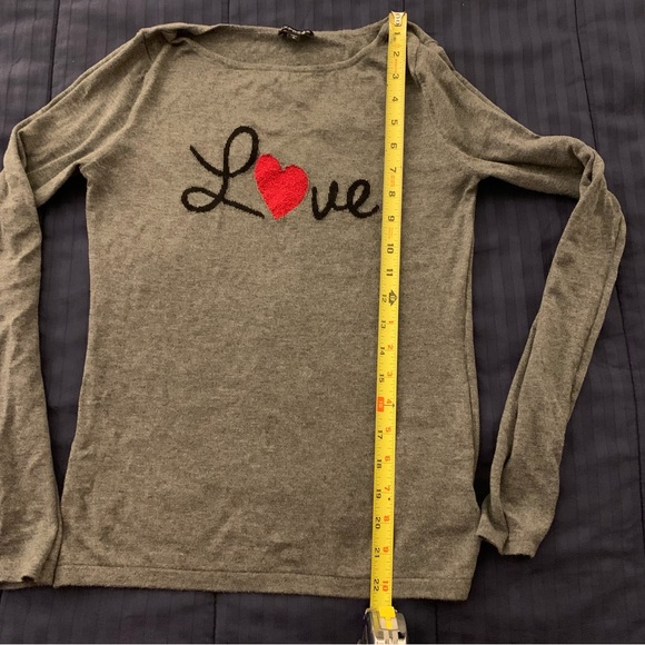 Express Grey Long Sleeve Top “Love” Size Small - Picture 7 of 8